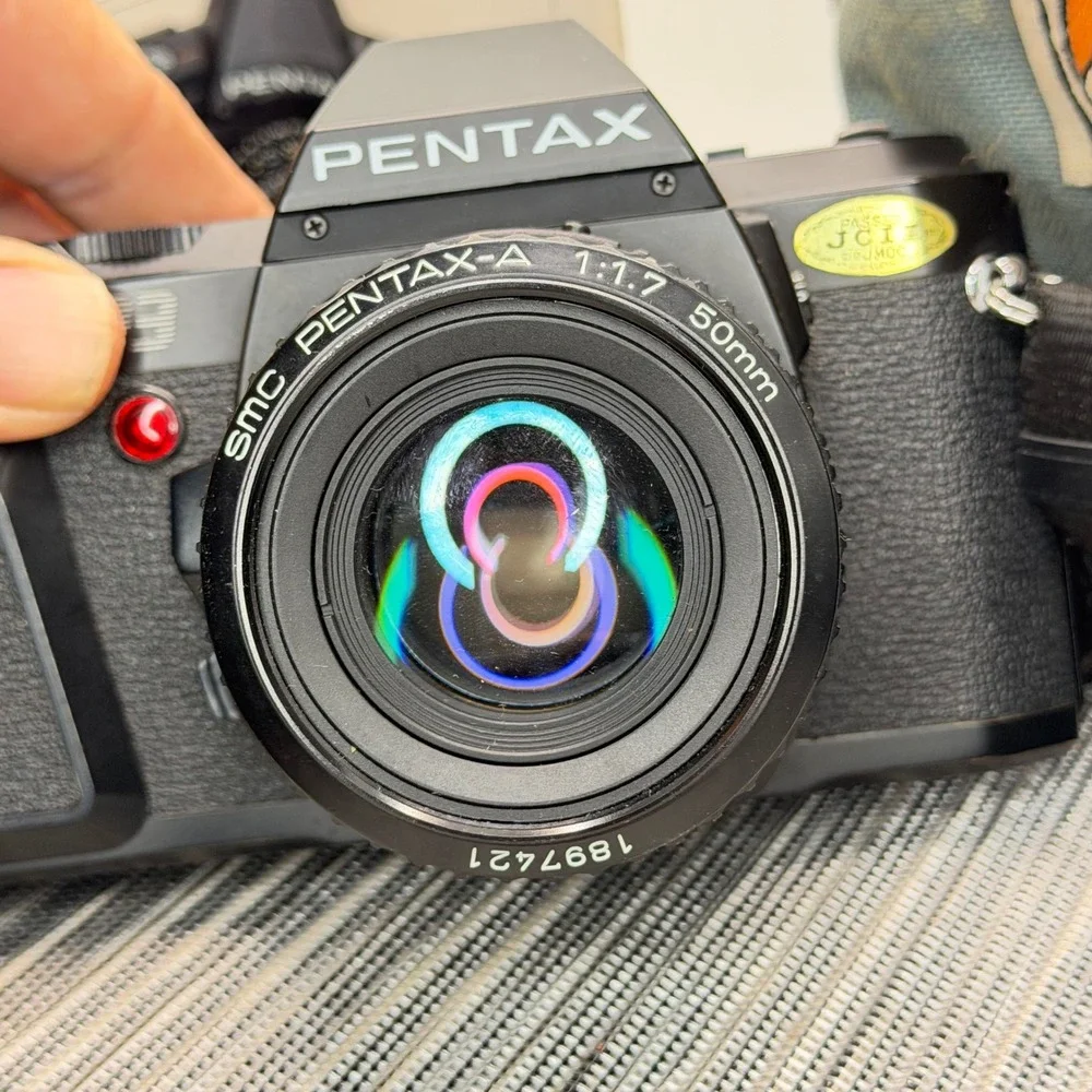Pentax P3 35mm SLR Film Camera SMC Pentax-A‎ 50mm f1.7 Lens Flash Bag Bundle